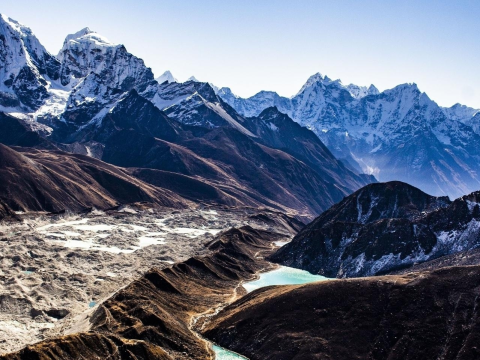 Conquering the Roof of the World: A Comprehensive Guide to Mount Everest