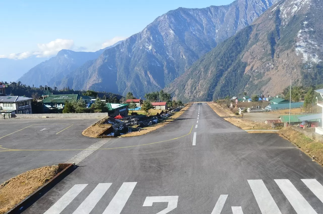 Drive to Manthali, Fly to Lukla 2, 846 m and trek to Phakding 2,645 m - 04 hrs.