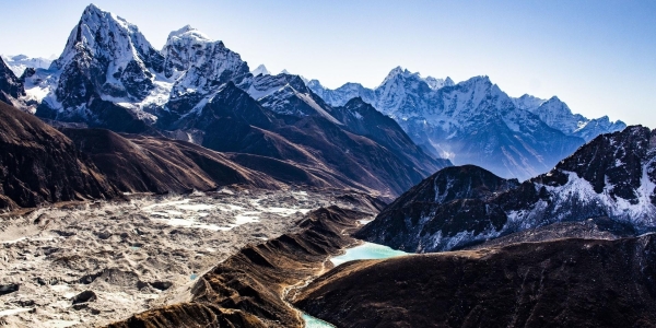 Conquering the Roof of the World: A Comprehensive Guide to Mount Everest