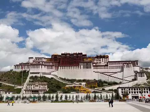 Tibet Scenic and Cultural Tour