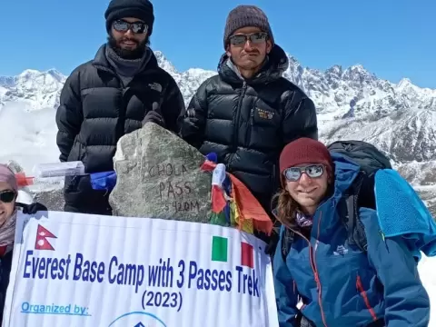 Gokyo with Everest base camp via Cho-La Pass treks